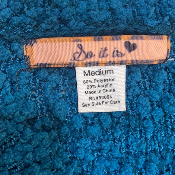 V-Neck Pullover, High-Low Style - Picture 3 of 6